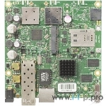 Роутер MikroTik RB922UAGS-5HPacD 922UAGS with 720MHz Atheros CPU, 128MB RAM, 1xGigabit LAN, USB, 1xSFP, miniPCIe, SIM slot, built-in 5Ghz 802.11a/c 2x2 two chain wireless, 2xMMCX connectors, RouterOS L4